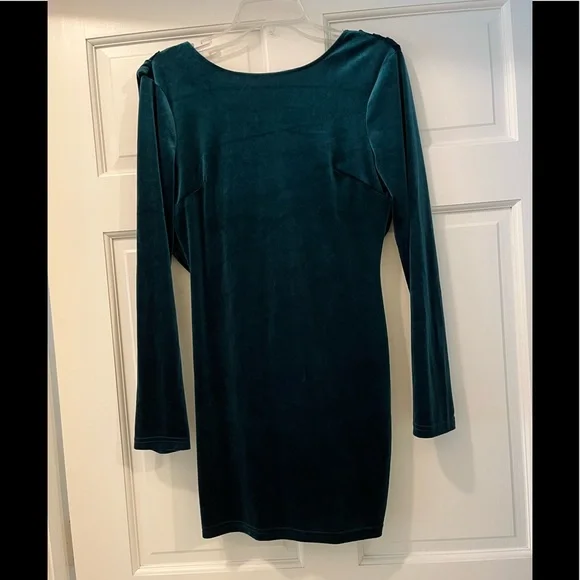 privy | Dresses | Womens Green Velvet Mini Dress With Long Sleeves Size L |  Poshmark